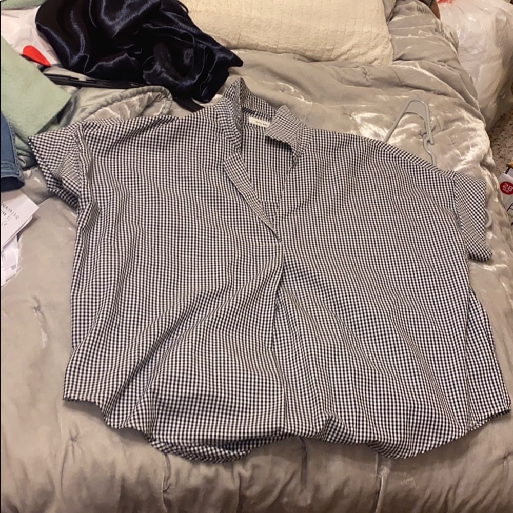 Mod ref top, vneck in plaid